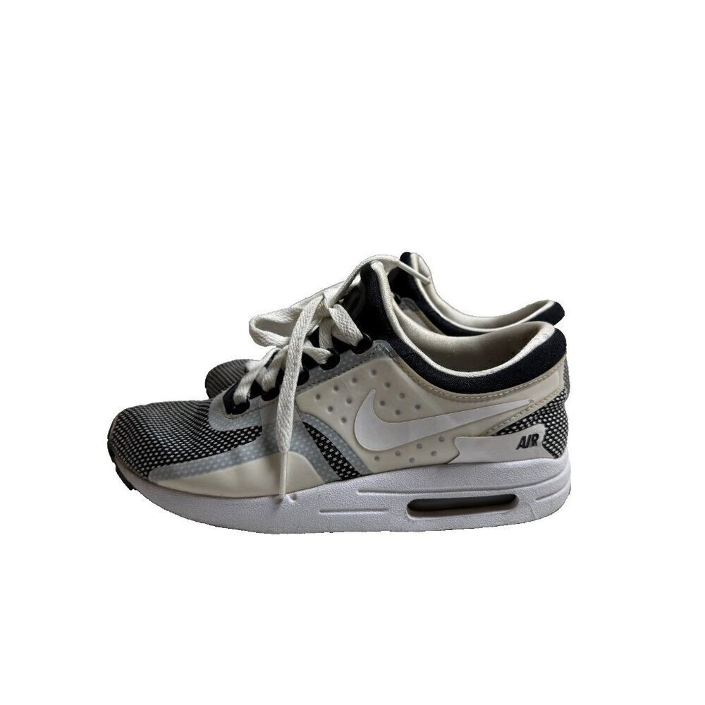 Nike Air Max Zero Essential Black & White Youth 5.5 Y - 881224